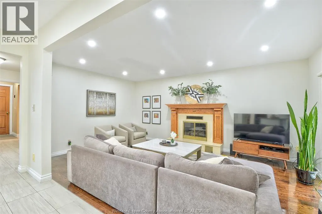 2300 Santo DRIVE