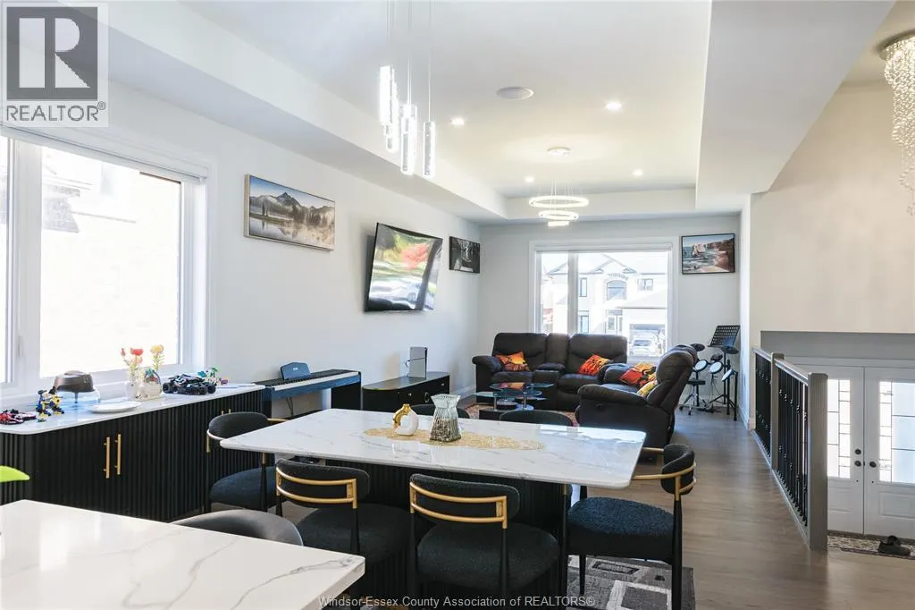 2507 ROXBOROUGH BOULEVARD
