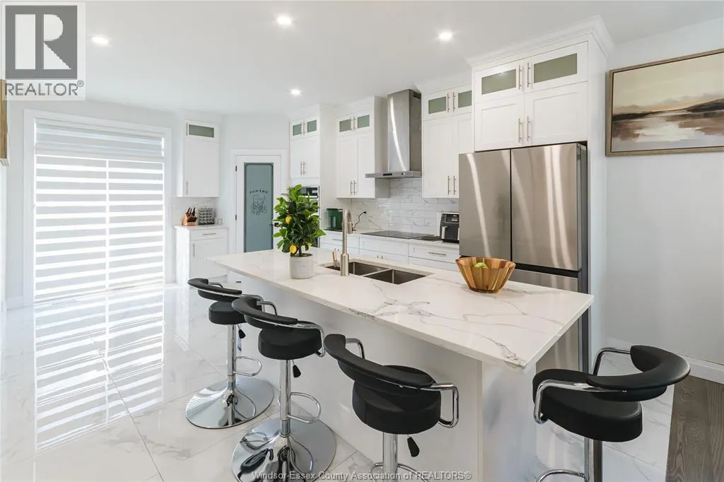 2507 ROXBOROUGH BOULEVARD