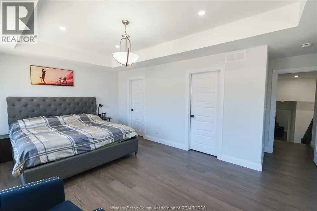 2507 ROXBOROUGH BOULEVARD