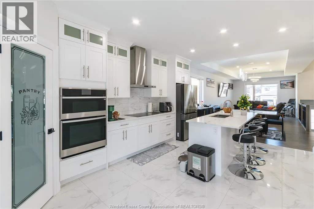 2507 ROXBOROUGH BOULEVARD