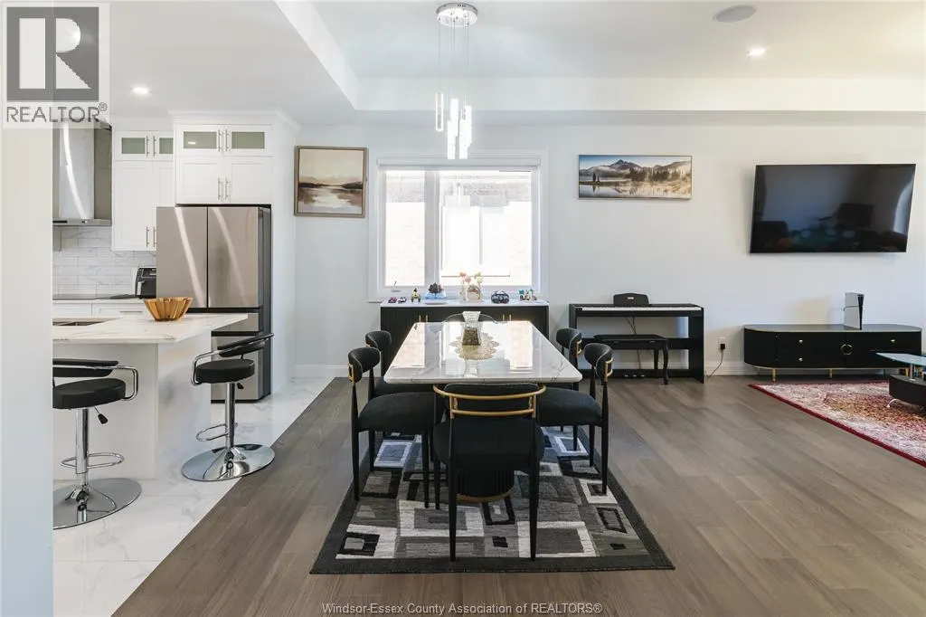 2507 ROXBOROUGH BOULEVARD