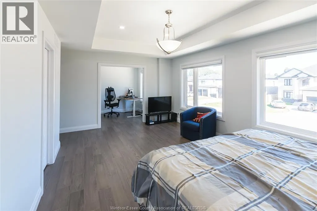 2507 ROXBOROUGH BOULEVARD