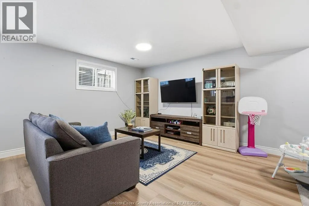 3792 BYNG RD