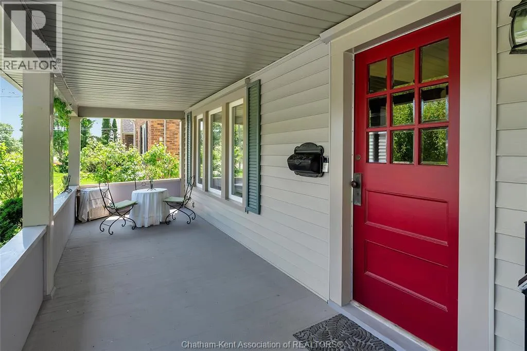 82 Robertson AVENUE