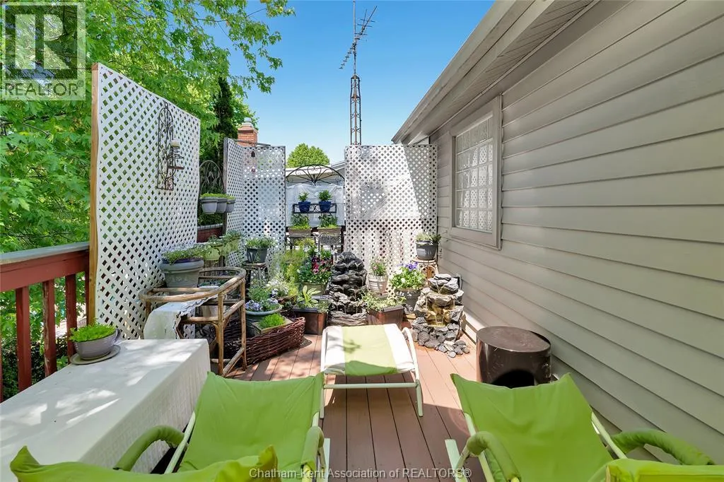82 Robertson AVENUE