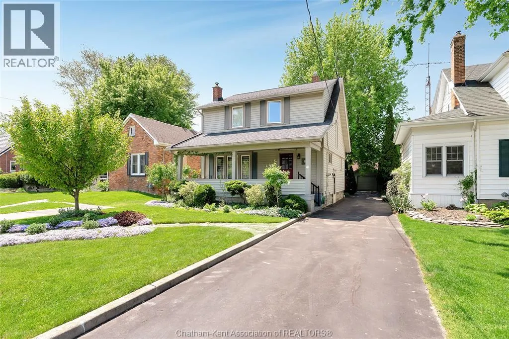 82 Robertson AVENUE