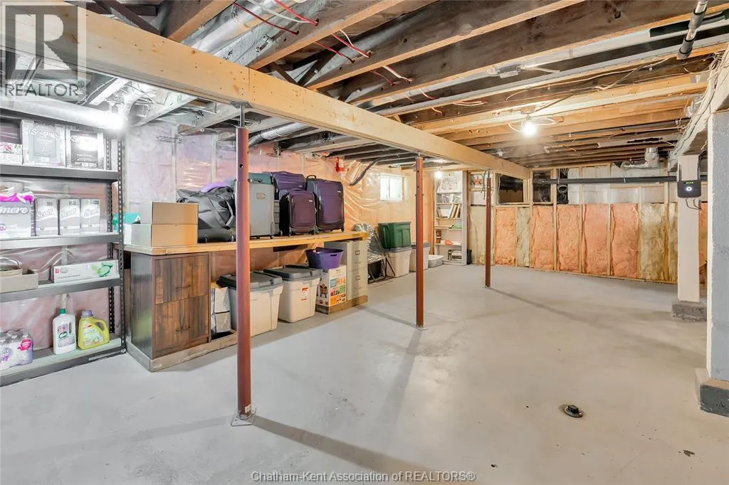 82 Robertson AVENUE
