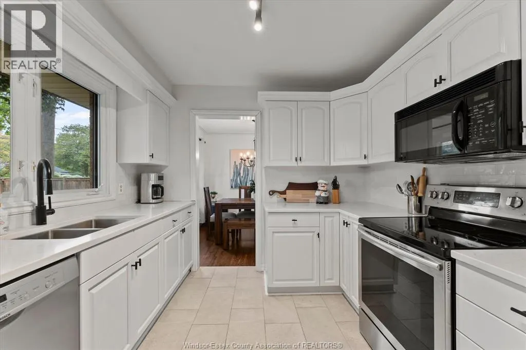 3425 Roxborough BOULEVARD