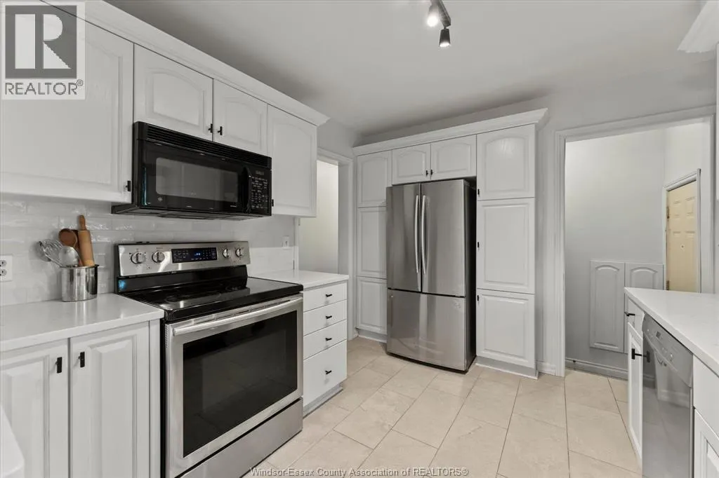 3425 Roxborough BOULEVARD
