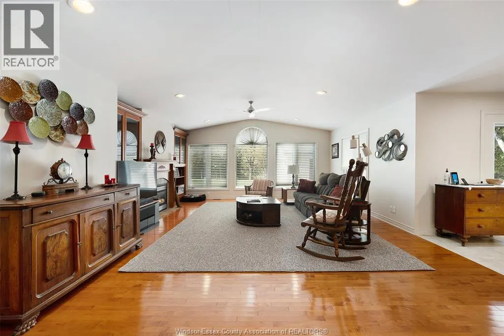 6944 CONCESSION 6 North