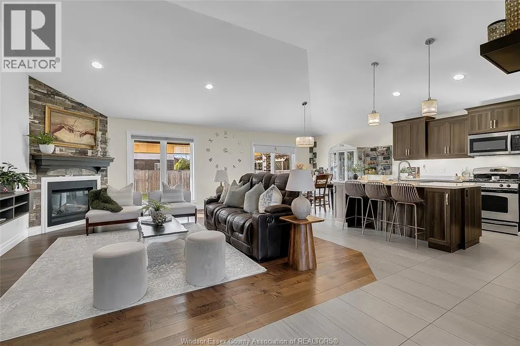 1285 DEER RUN TRAIL