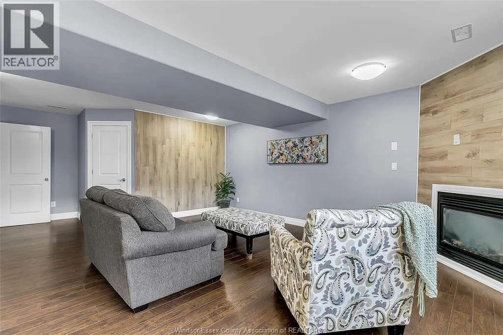 1285 DEER RUN TRAIL