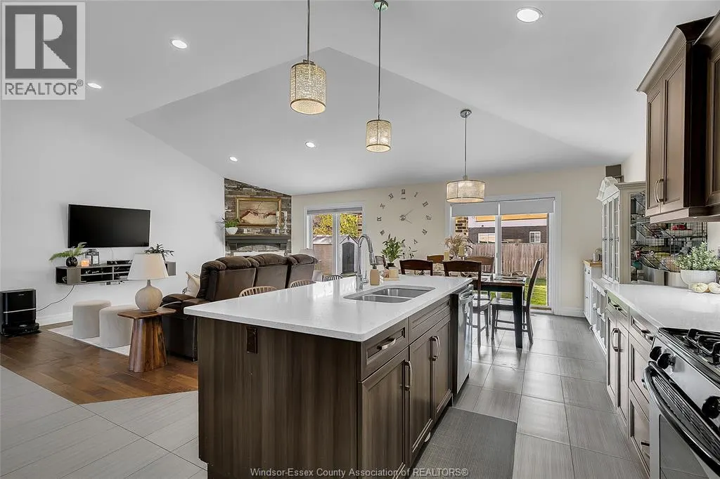 1285 DEER RUN TRAIL