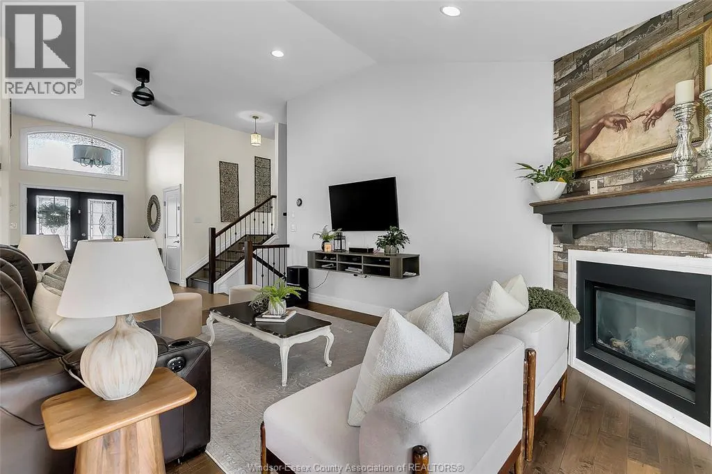 1285 DEER RUN TRAIL