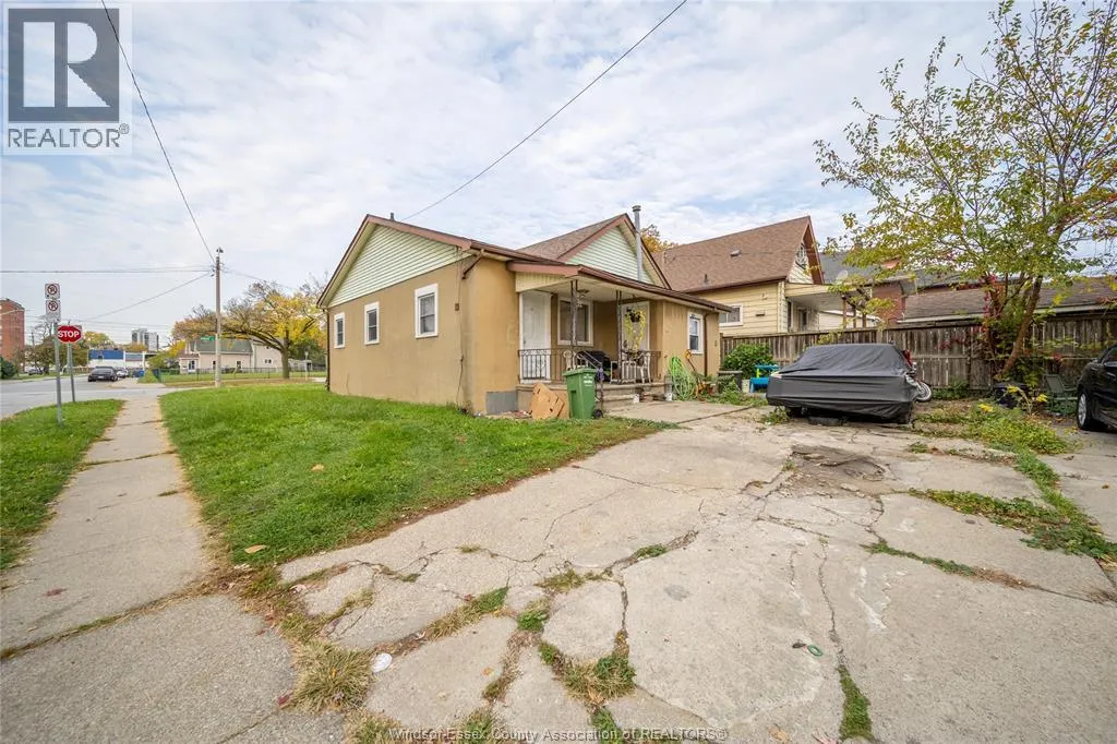 840 HOWARD AVE