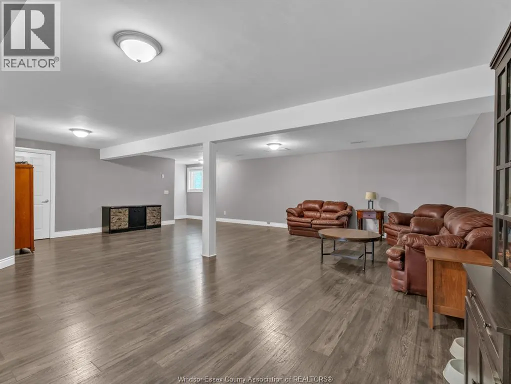 24 LANDOR