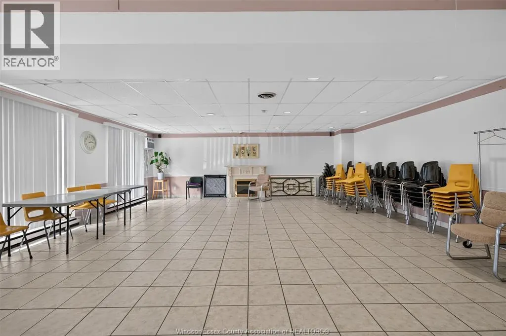 3936 WYANDOTTE STREET East Unit# 810