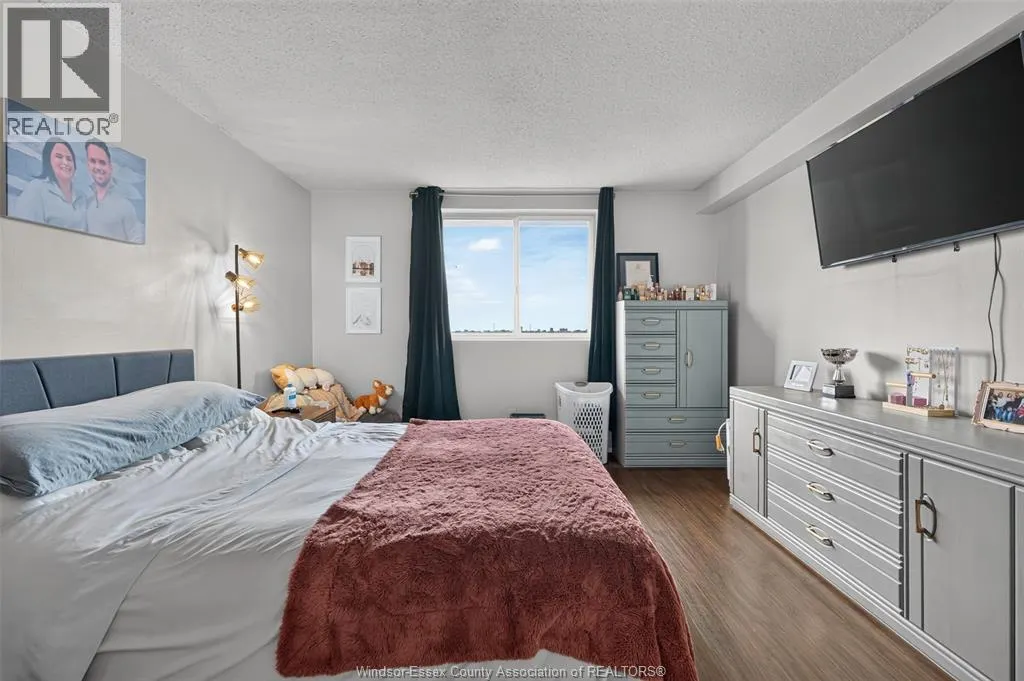 3936 WYANDOTTE STREET East Unit# 810