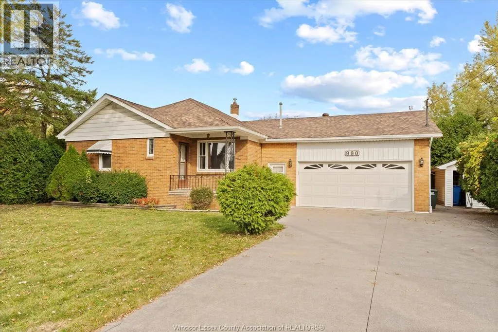 990 SCOFIELD AVENUE