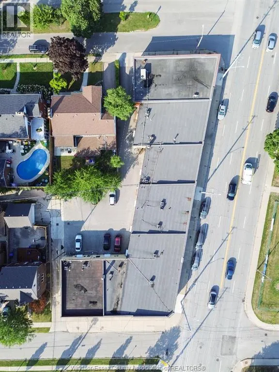 101-189 TECUMSEH ROAD West