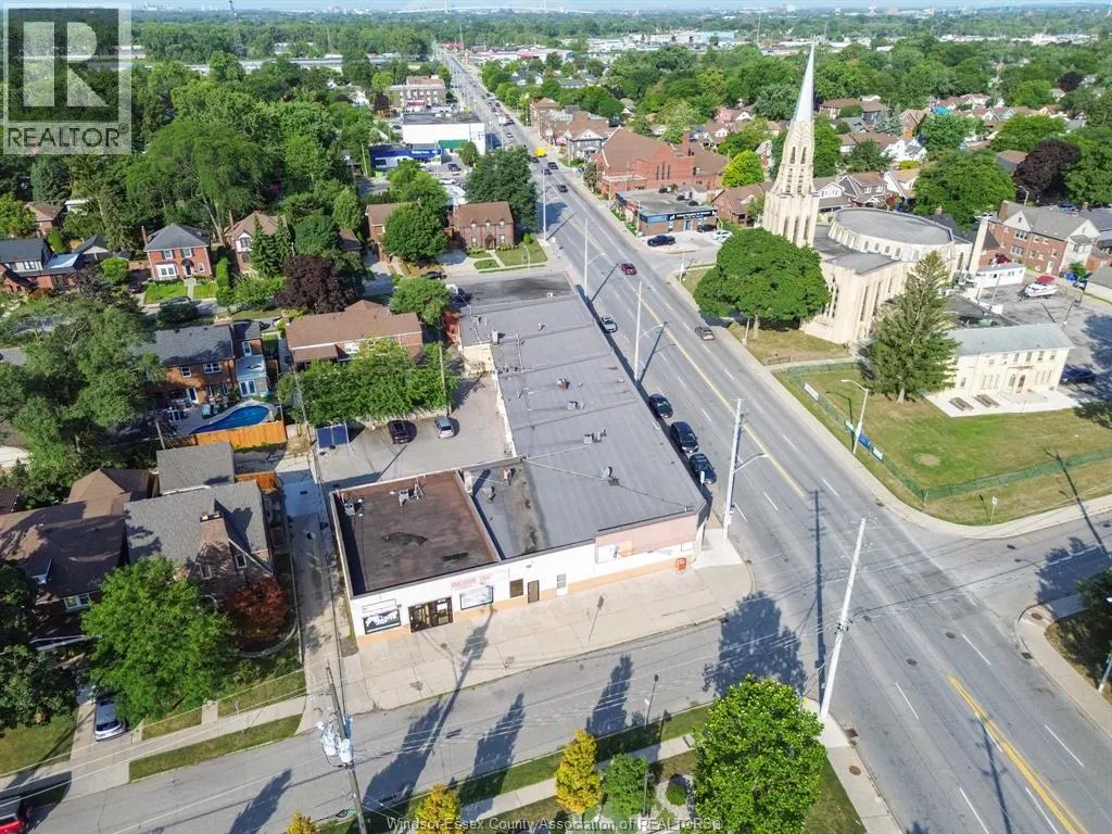 101-189 TECUMSEH ROAD West