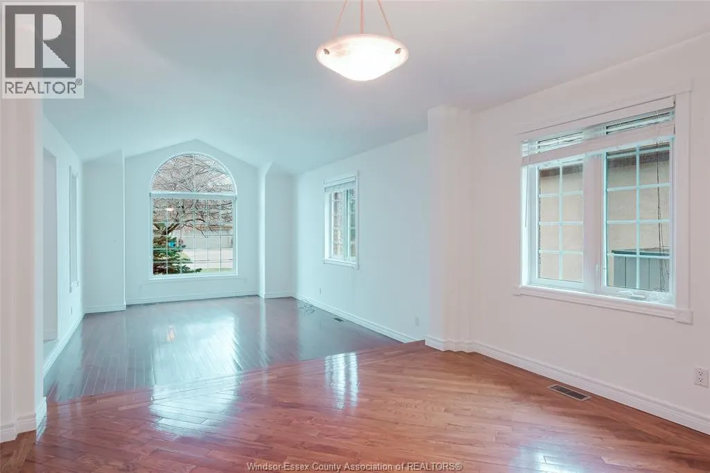 1220 WOODMONT CRESCENT