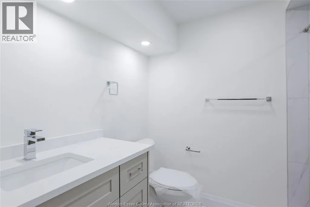 1220 WOODMONT CRESCENT