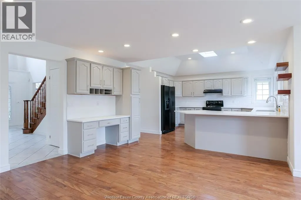 1220 WOODMONT CRESCENT