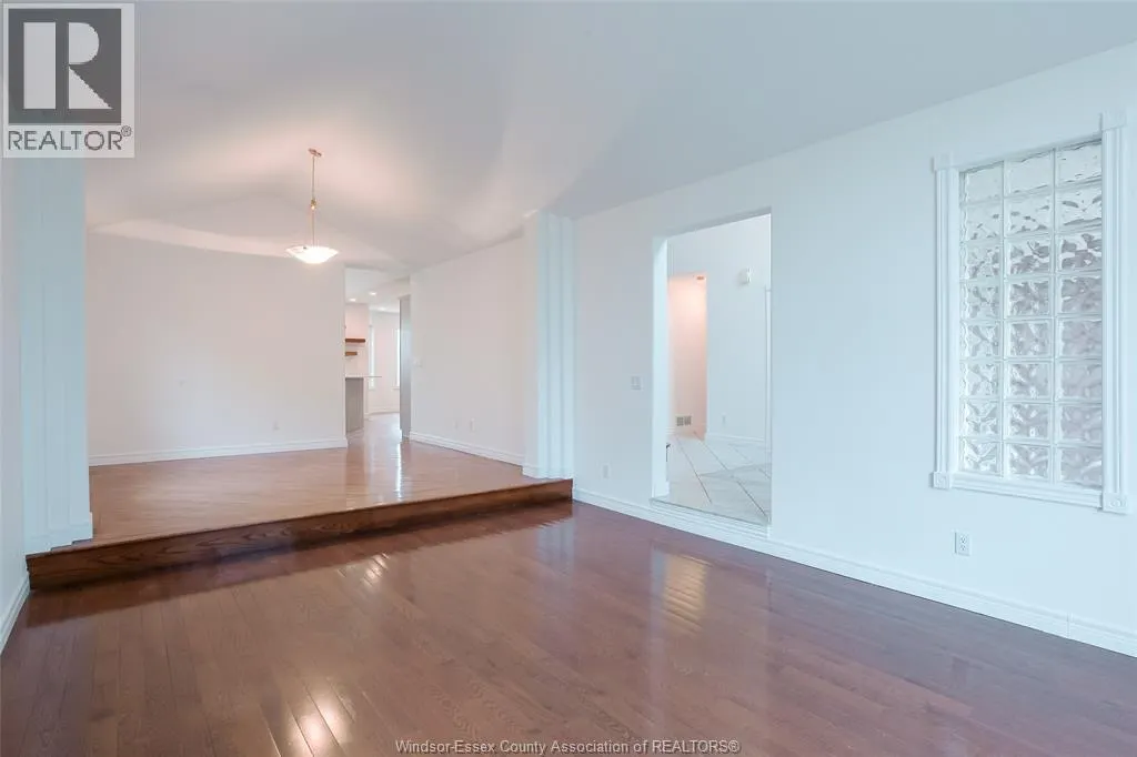 1220 WOODMONT CRESCENT