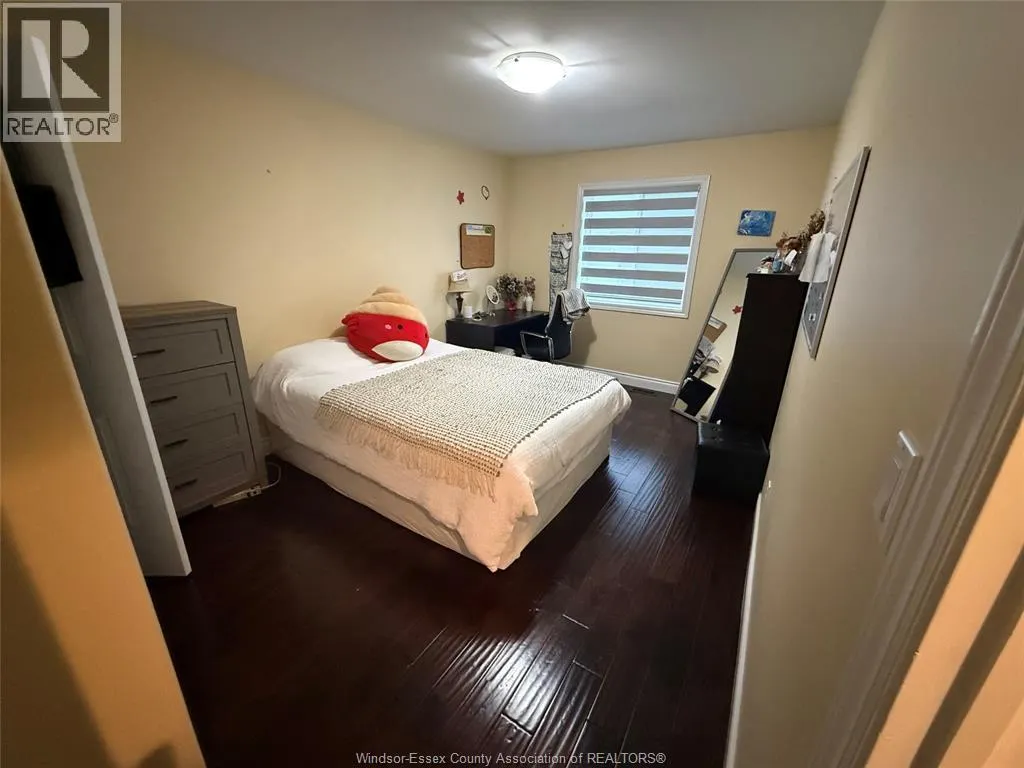 2991 MCROBBIE CRESCENT