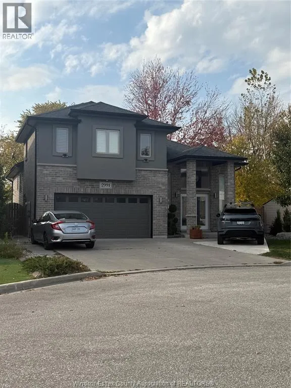 2991 MCROBBIE CRESCENT