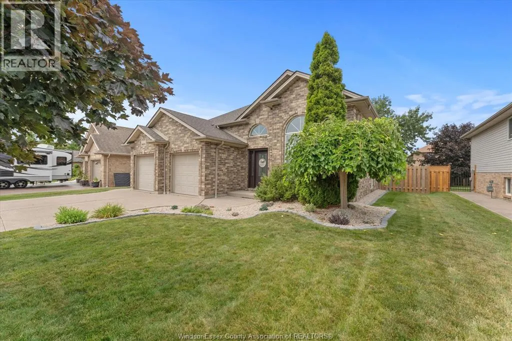 1400 McMahon CRESCENT