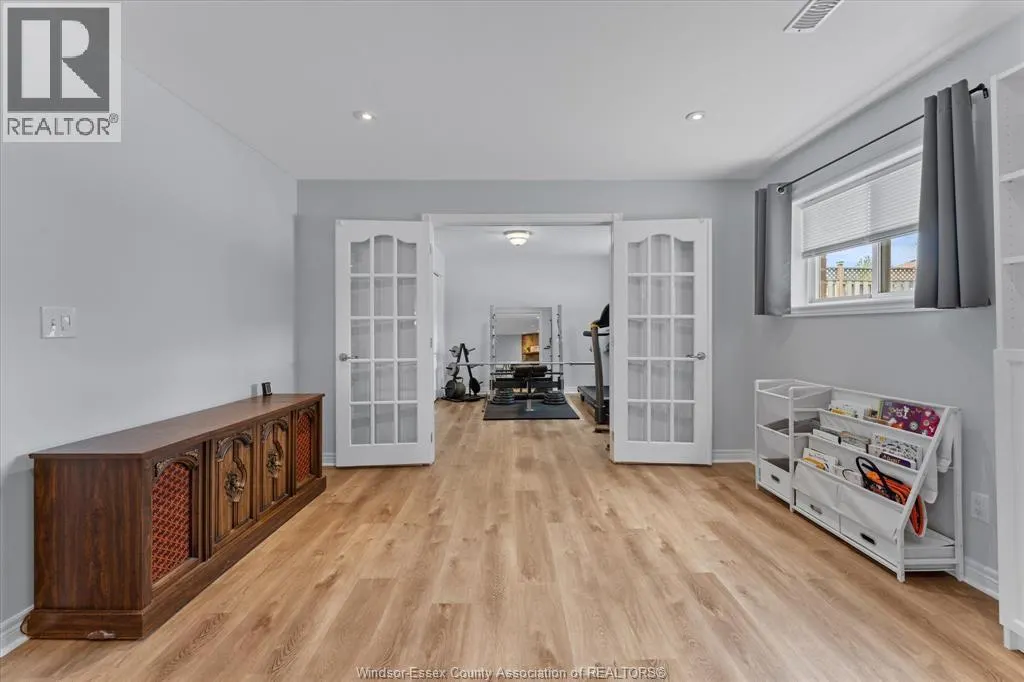 1400 McMahon CRESCENT
