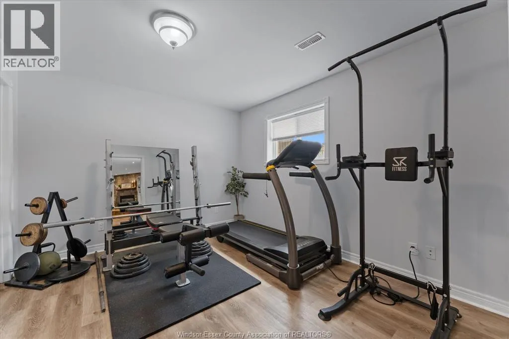 1400 McMahon CRESCENT