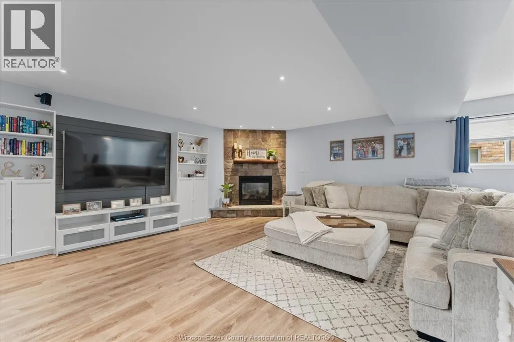 1400 McMahon CRESCENT