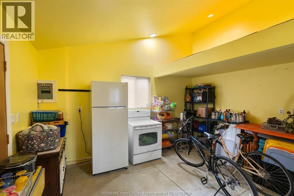 3274 Parkwood Avenue