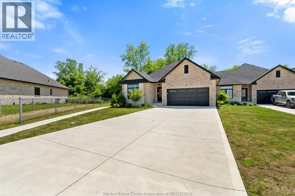 261 Livingstone CRESCENT Unit# B (LOWER)