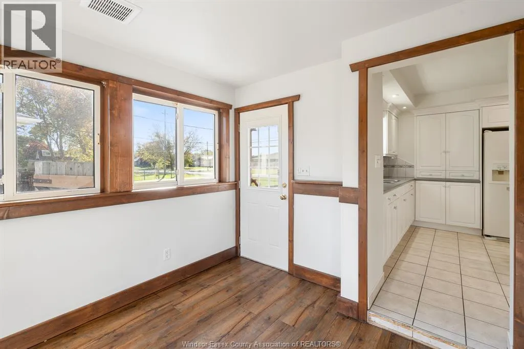 1073 Martin LANE