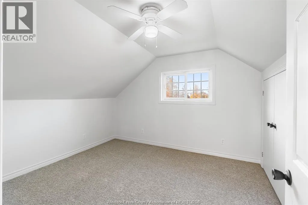 1073 Martin LANE