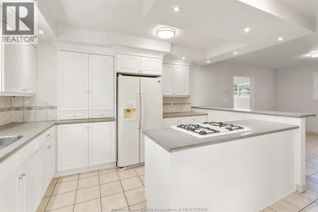 1073 Martin LANE