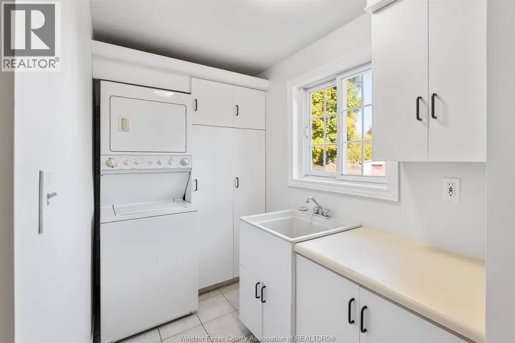 1073 Martin LANE