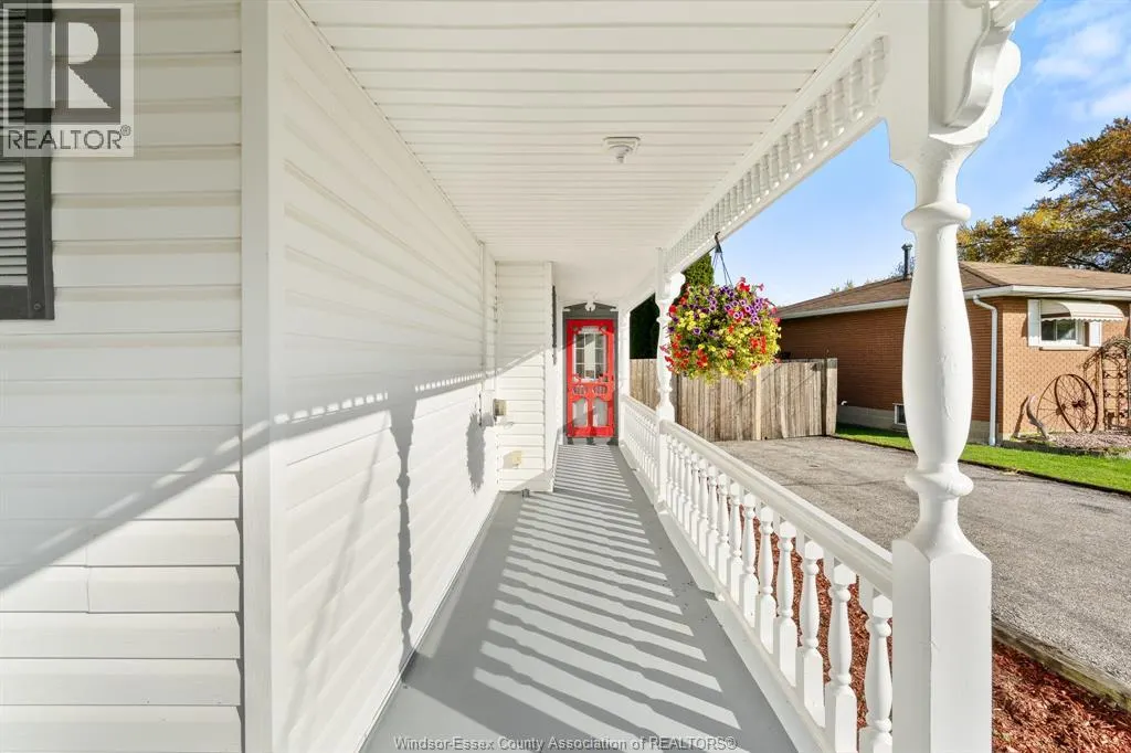 1073 Martin LANE