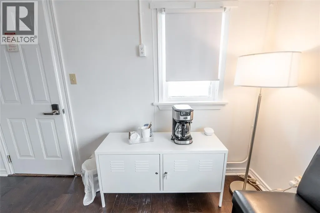 7424 Lakeshore ROAD Unit# 1