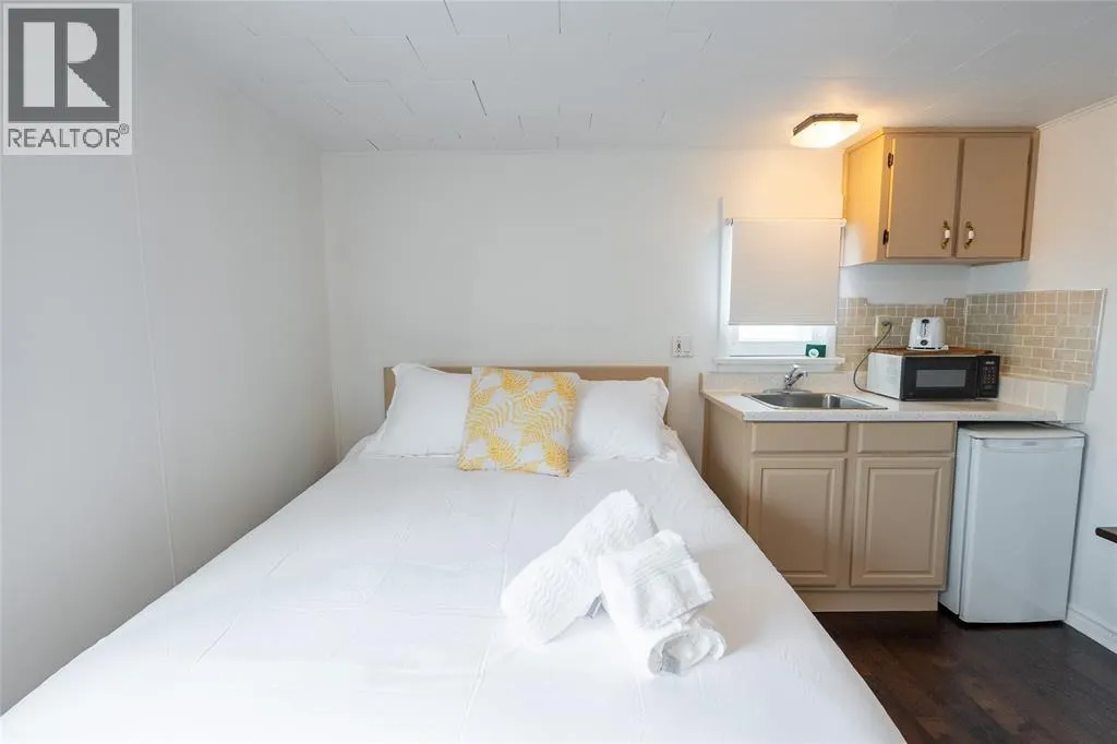 7424 Lakeshore ROAD Unit# 1