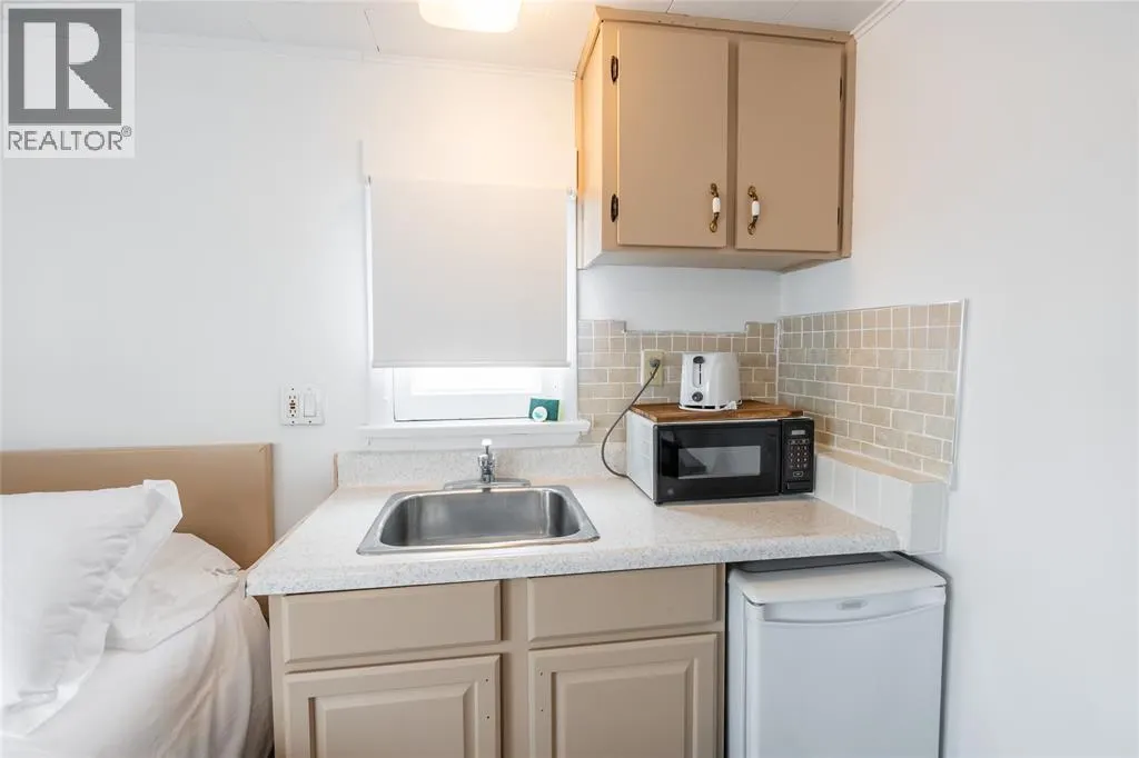 7424 Lakeshore ROAD Unit# 1