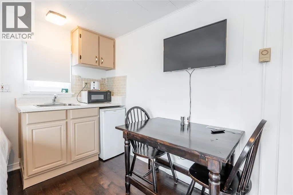 7424 Lakeshore ROAD Unit# 1