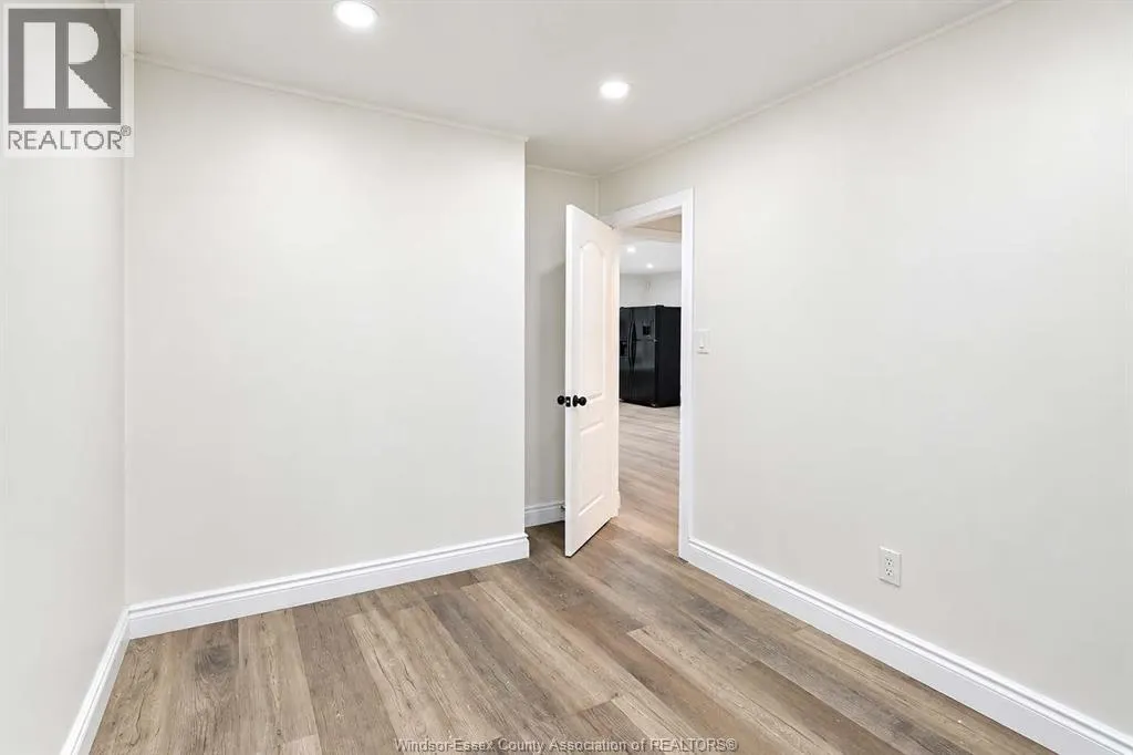 3272 EDISON STREET