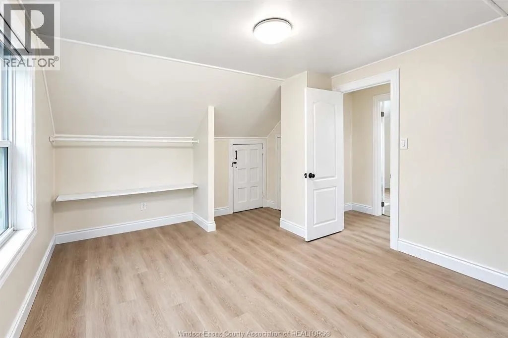 3272 EDISON STREET