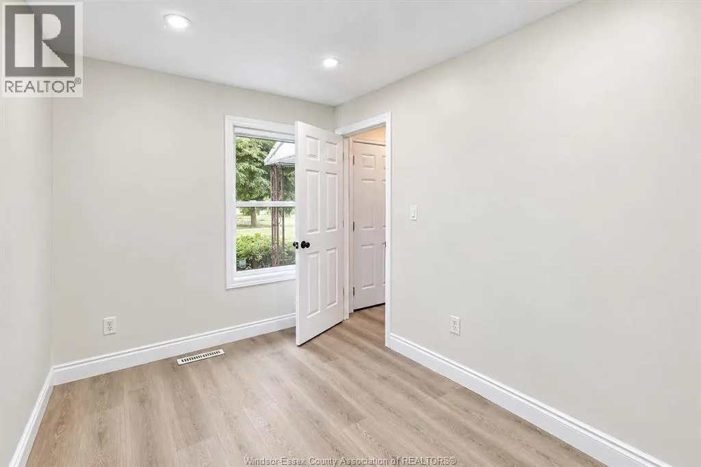 3272 EDISON STREET